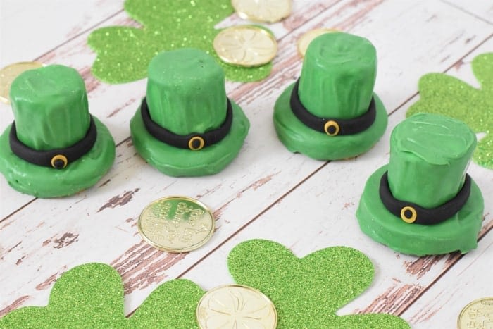 St-Patricks-Day-Treats-Leprechaun-Hat-Cookies-5