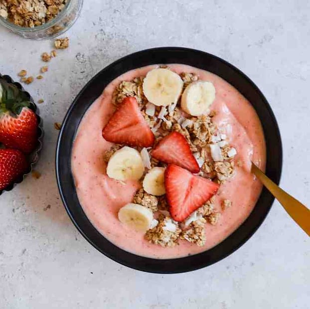 Healthy Hawaiian Strawberry Mango Smoothie Bowl Recipe